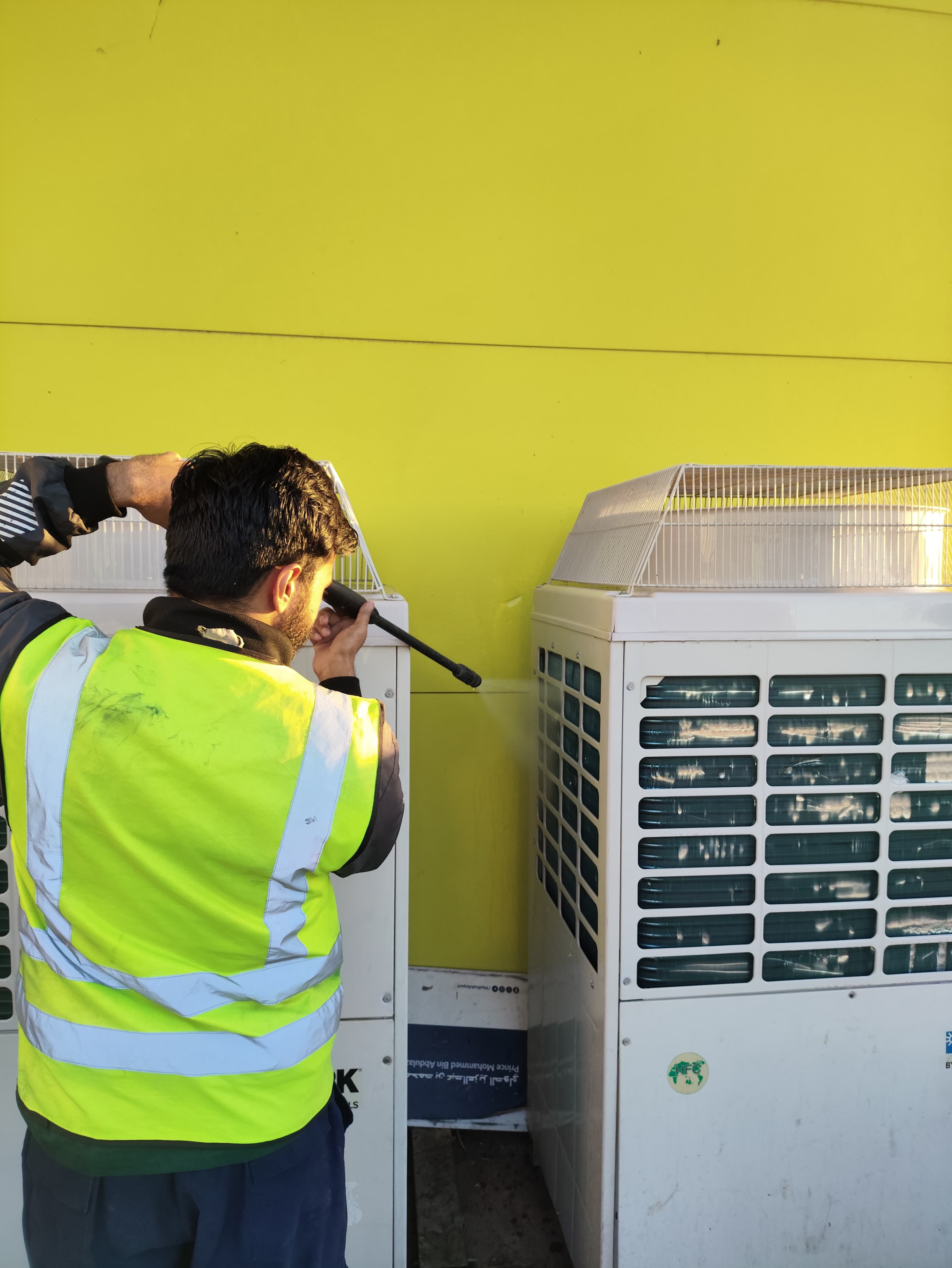 خدمة التنظيف 1